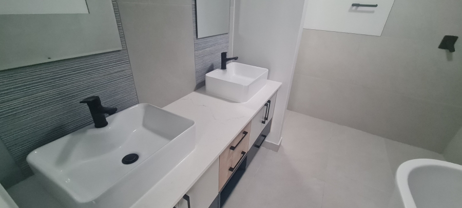 4 Bedroom Property for Sale in Mossel Bay Central Western Cape